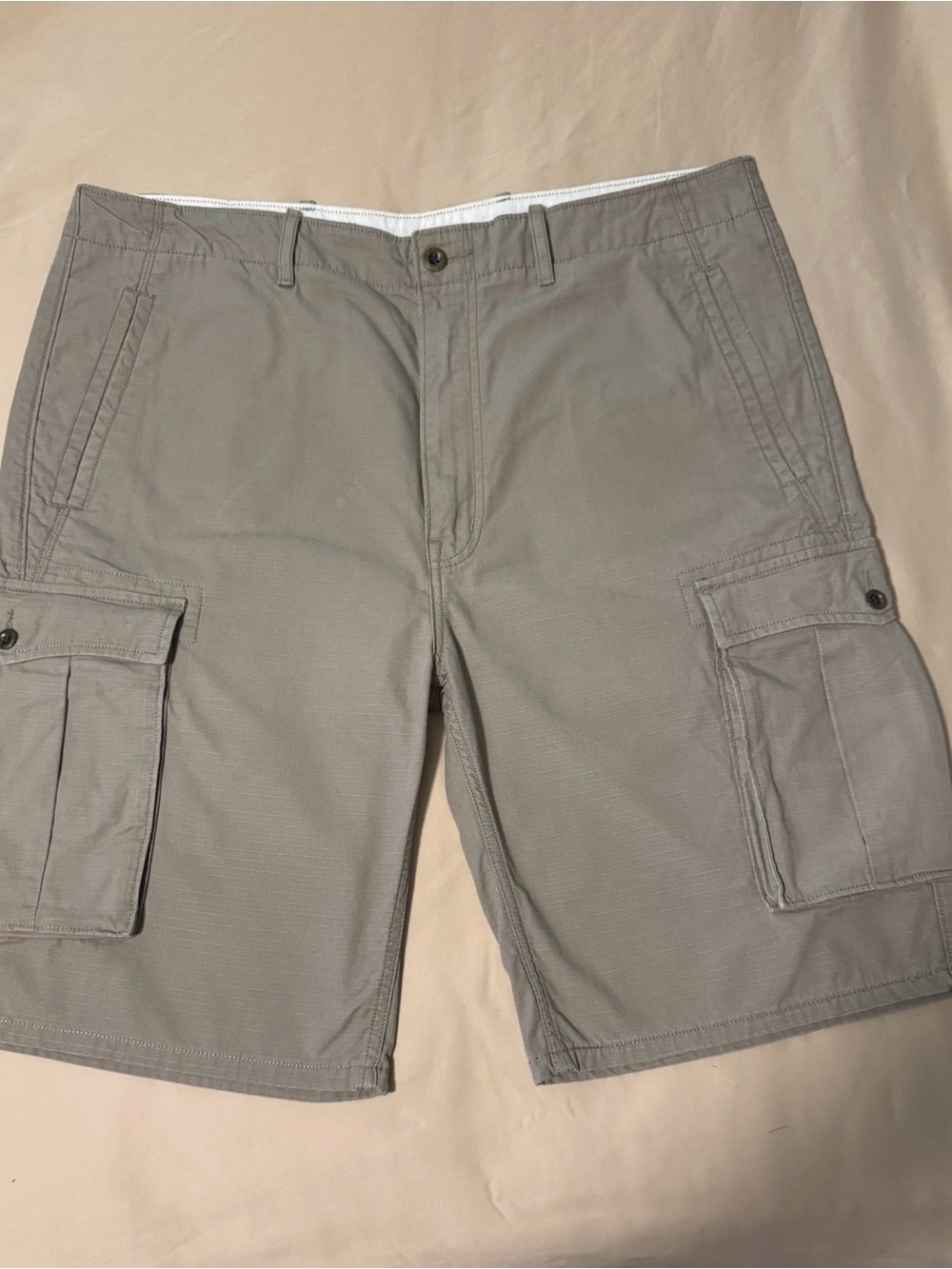 Levi's Men's Cargo Shorts in Light Tan